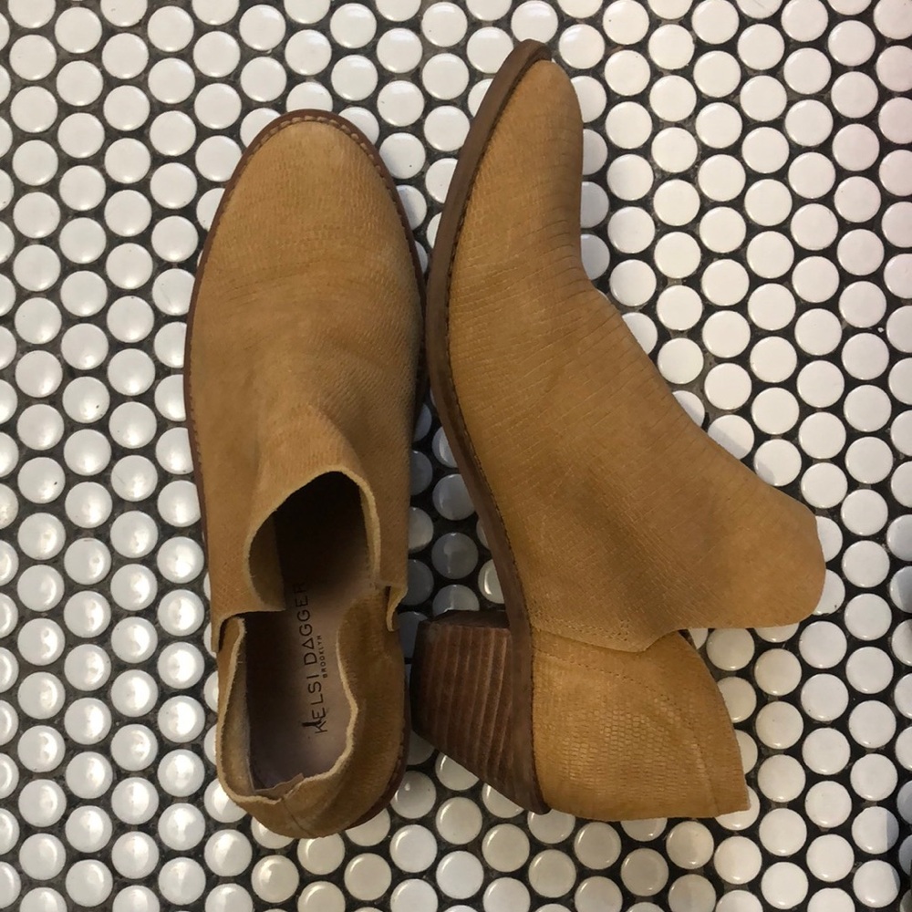 Kelsi Dagger Tan Ankle Booties Suede Classic